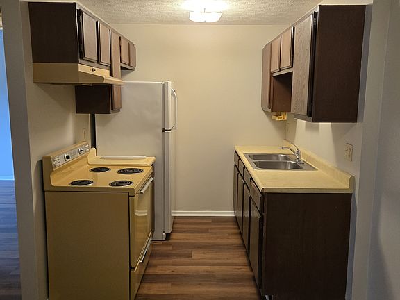 4th image of 3588 Carmel Ter #4
