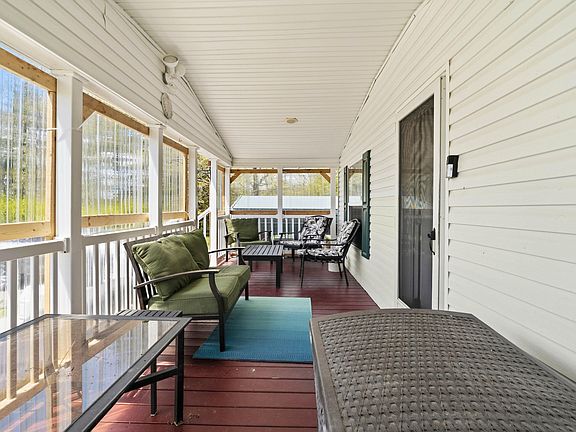 3rd image of 16 Pine Ln