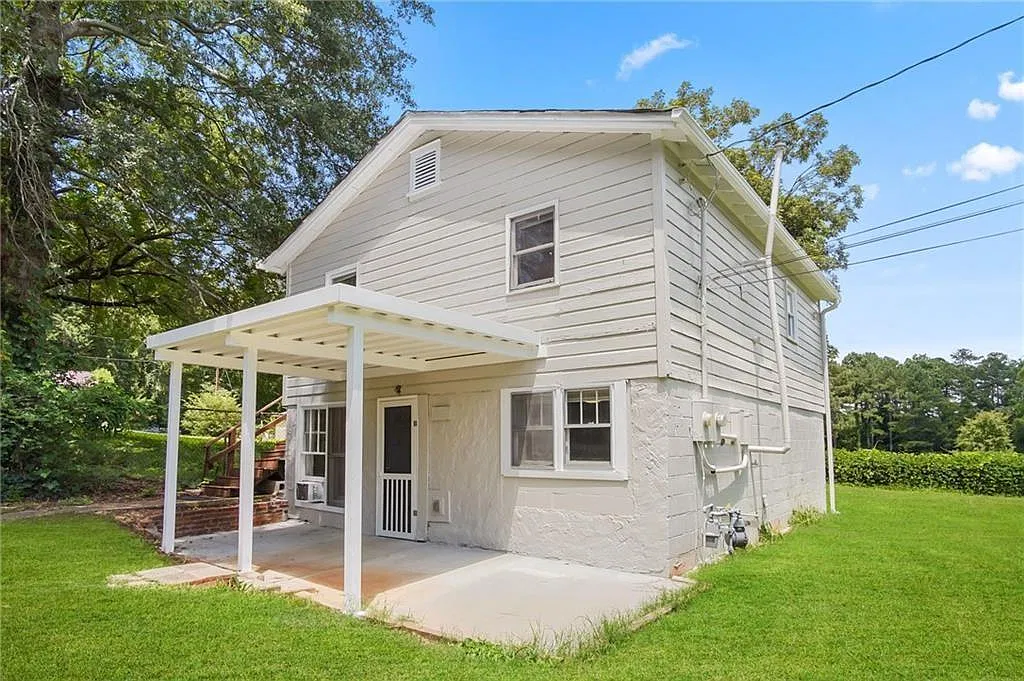 1 bed, 1.0 bath, 672 sqft, $1,300 — Photo 2