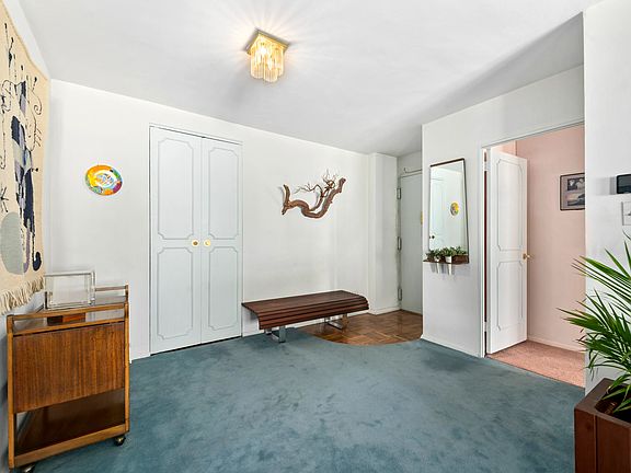 3rd image of 360 E 72nd St APT C2403