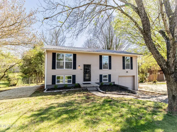 7724 Queensbury Dr, Knoxville, TN 37919