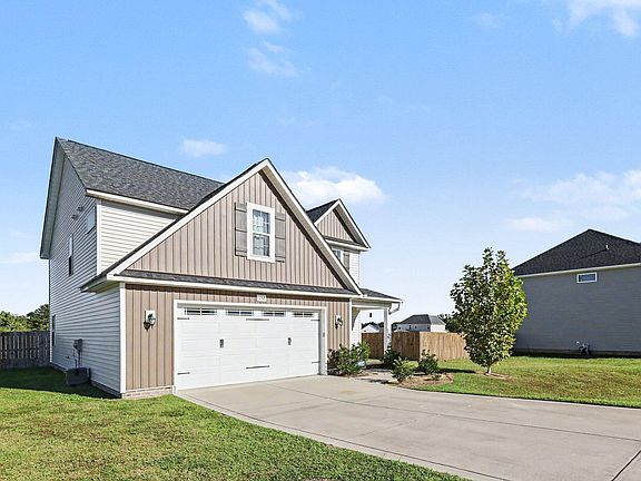 4th image of 152 Briar Den Ct