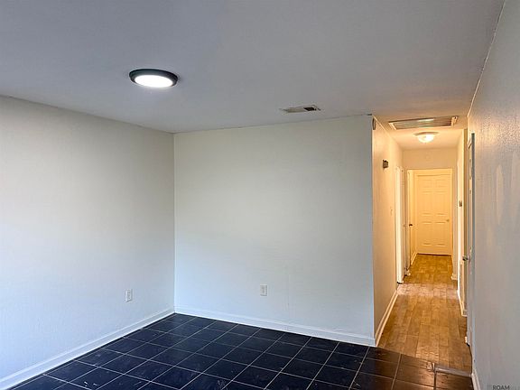 3rd image of 1041 Michigan Ave