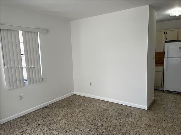 4th image of 928 SW 30th Ave APT 3