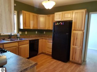916 Farrar St, Cadillac, MI