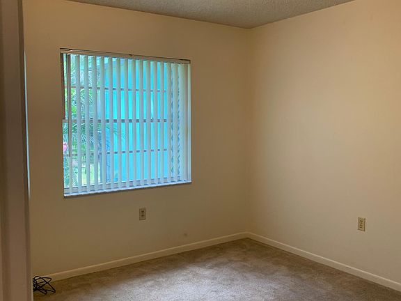 4th image of 6910 Mathers Ln APT A