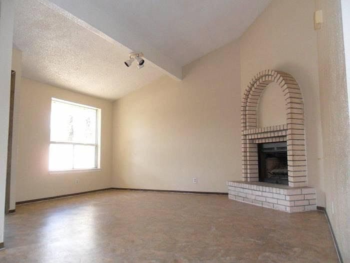 1st image of 832 El Arco Dr