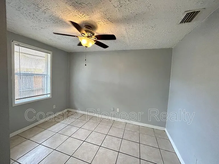2308 E 15th Ave — Photo 17