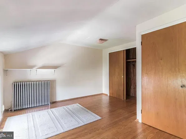 160 Roxborough Ave, Philadelphia, PA 19127