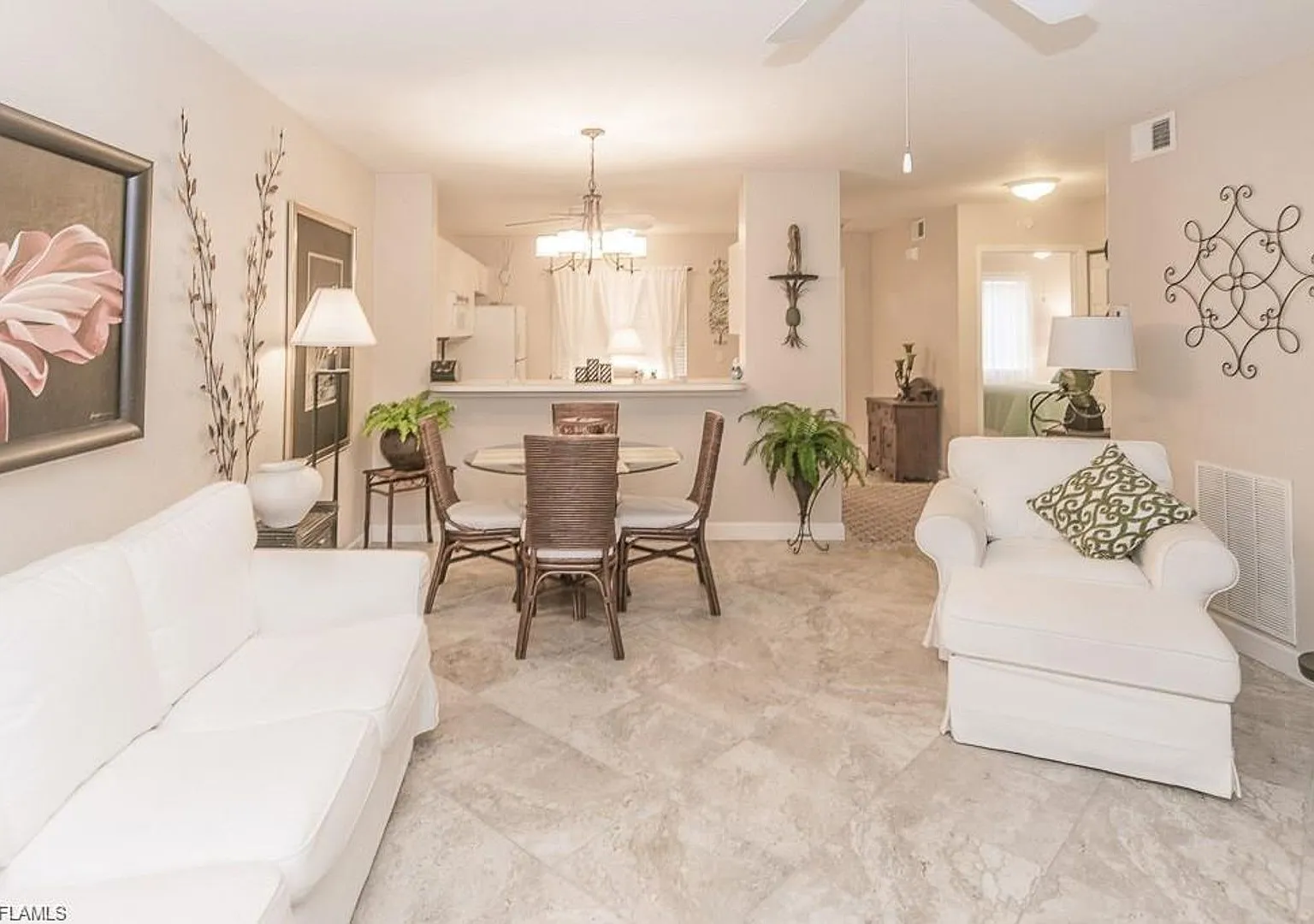 Seasonal Furnished Escape The Cold And Stay At Crown Pointe 2/2 Fully Furnished Condo — Photo 2