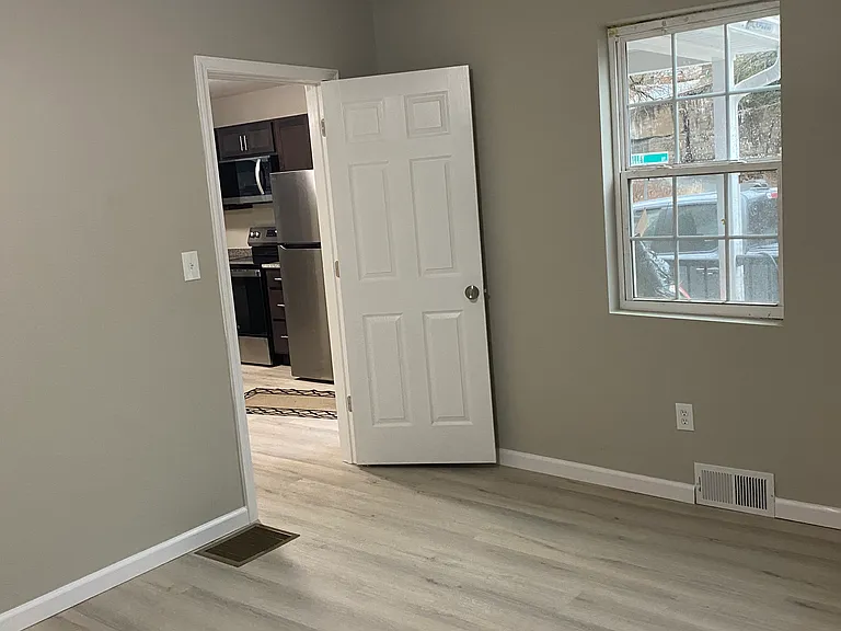 36 Snyder St — Photo 8