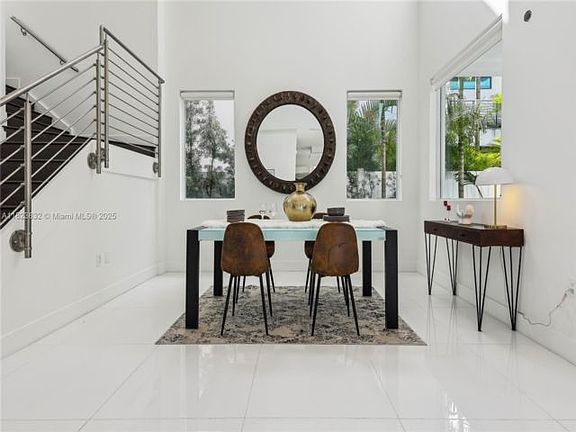 4th image of 10445 NW 68th Ter