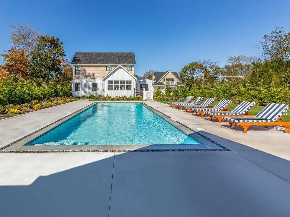 13 Brander Pkwy