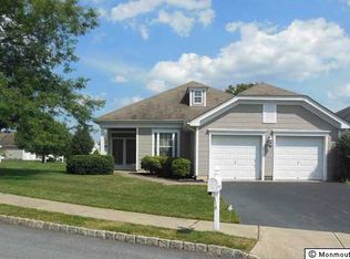7 Gardenways Ct, Lakewood, NJ