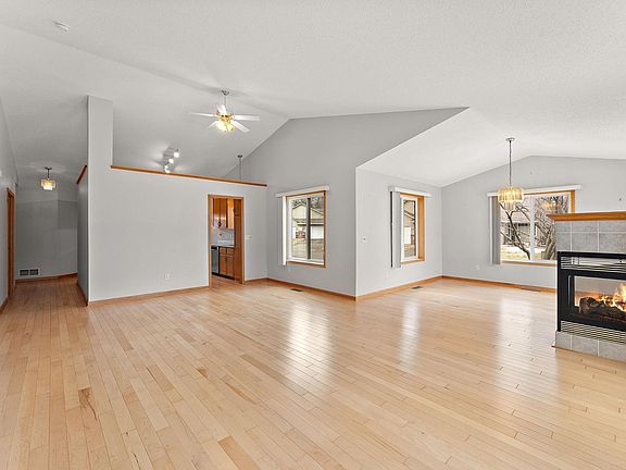 5th image of 1275 109th Ln NE