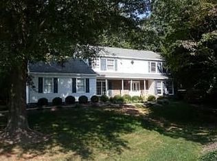 12208 Hollow Tree Ln, Fairfax, VA 22030