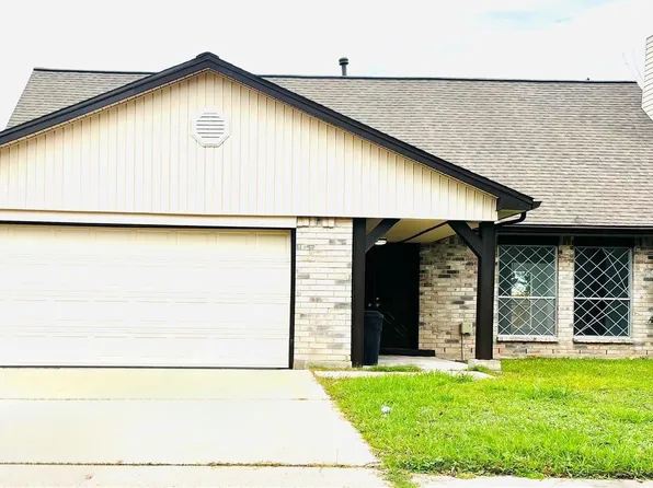 16246 Los Altos Dr, Houston, TX 77083