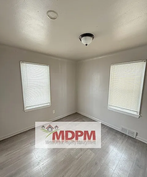 12809 Kilbourne St — Photo 8