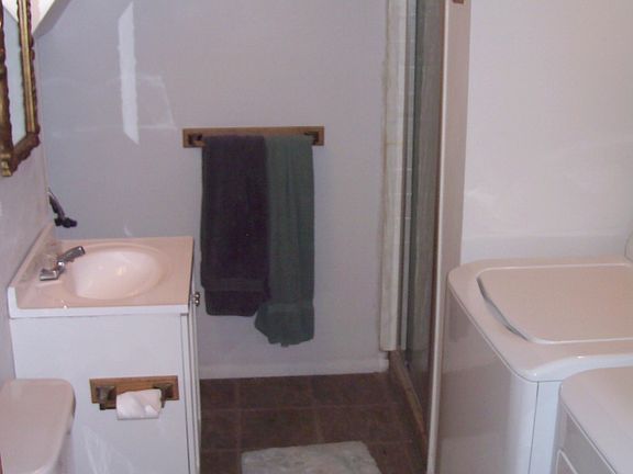 Basement Bathroom/Laundry