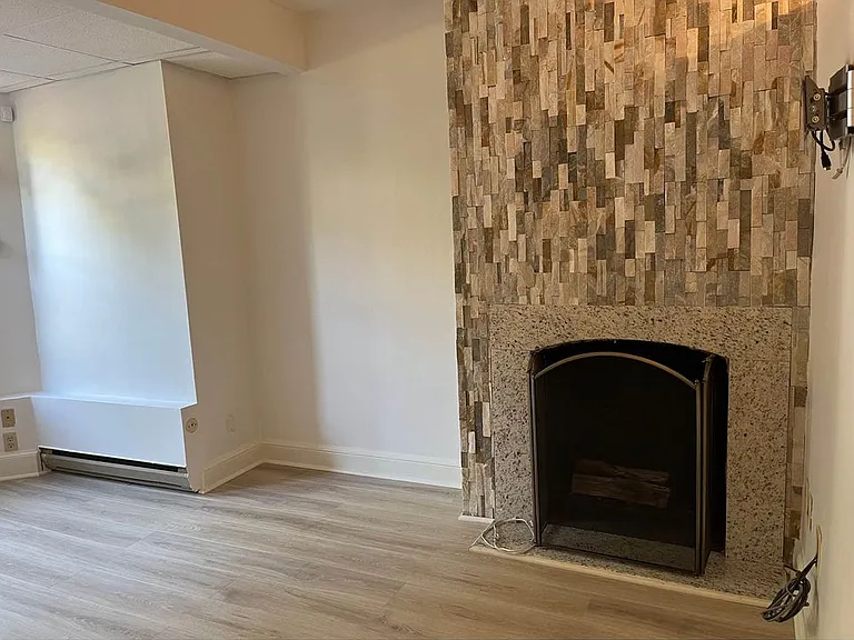 413 Constitution Ave NE — Photo 21
