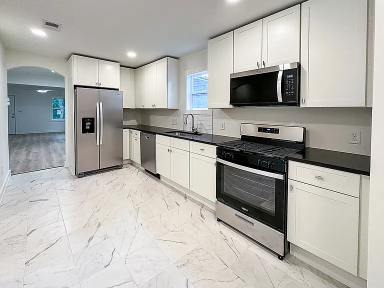 2346 Sorentrue Ave — Photo 3