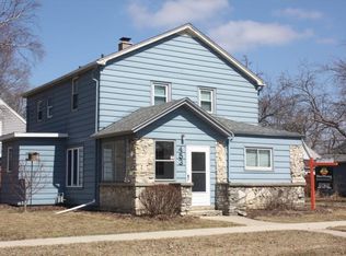 453 Blaine Ave, Janesville, WI