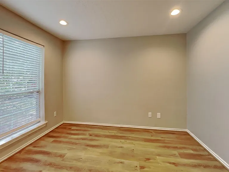 22076 Knights Cove Dr — Photo 8