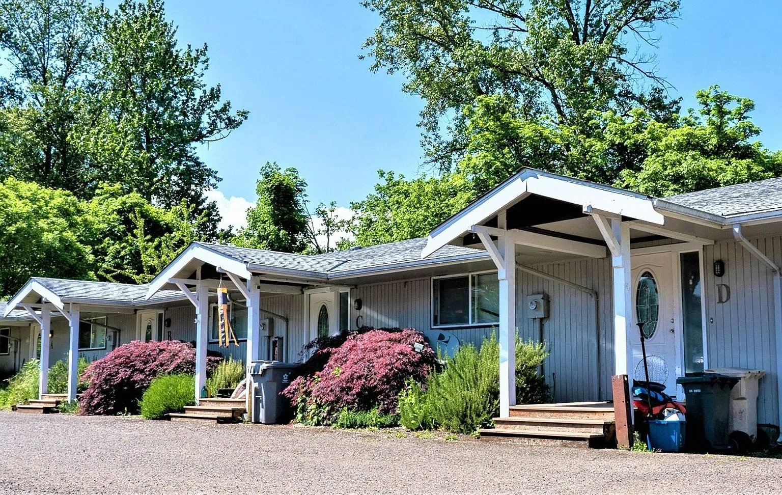River View: Unique 1,200 sq ft 2 Bedroom 2 Bath Apartment in Secluded 4-Plex, NE Albany $1,595 — Photo 2