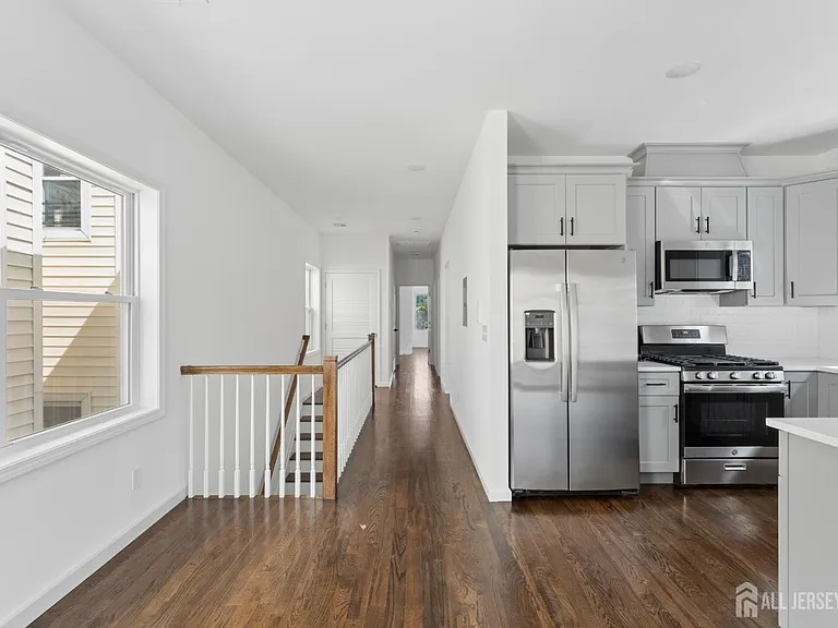 910 Bergen St #2 — Photo 6