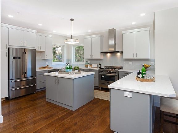3rd image of 3 Arrowood Ln