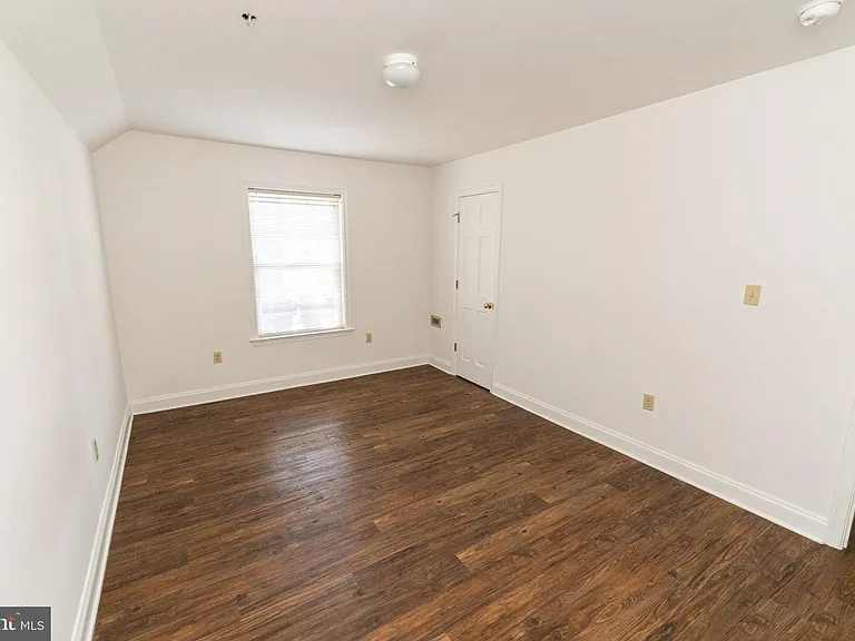 804 Travers St #2 — Photo 17
