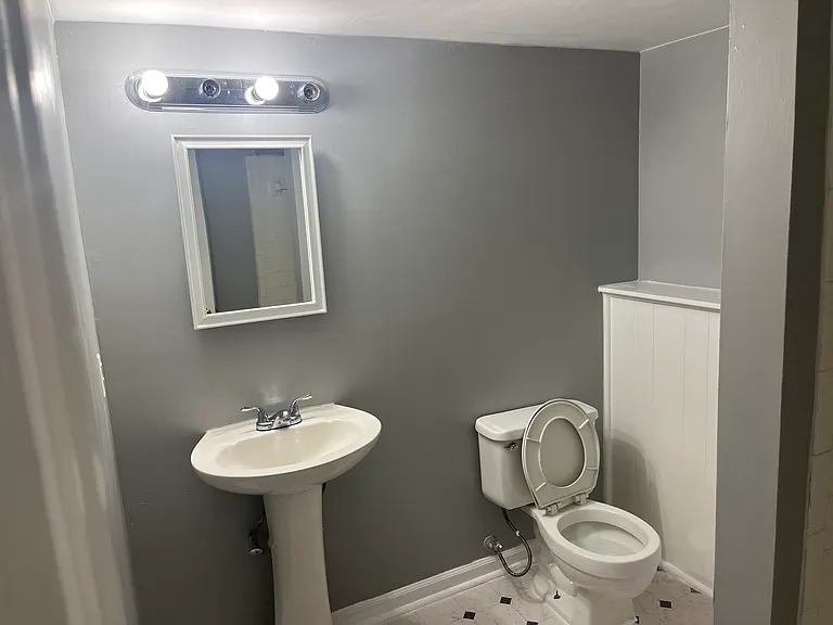 821 Winslow Way — Photo 6