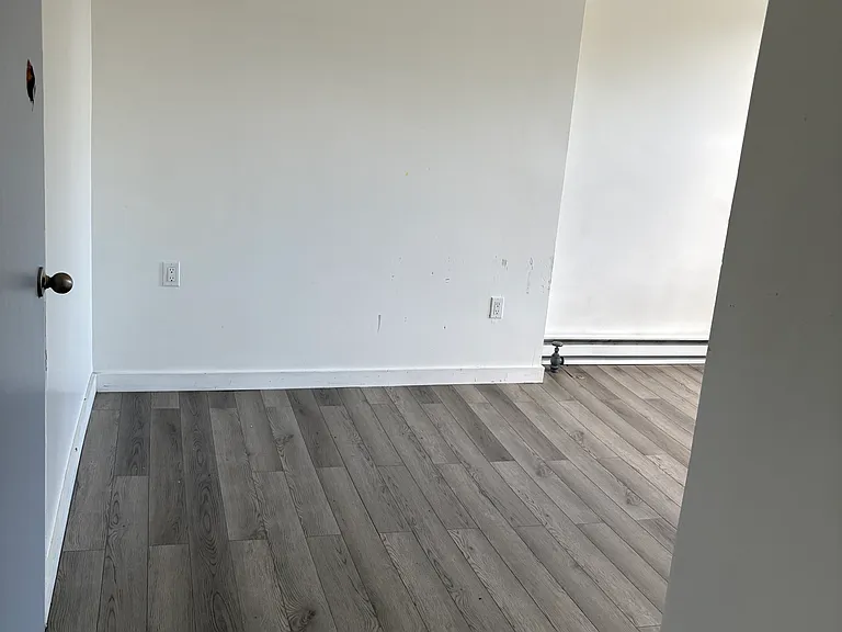 102 E Main St #7 — Photo 9