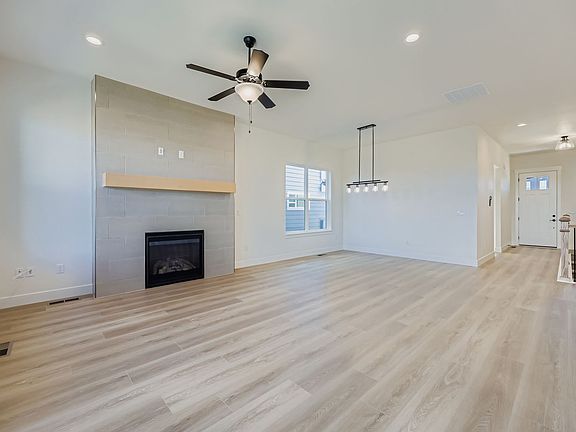 8451 Dines - Living Area