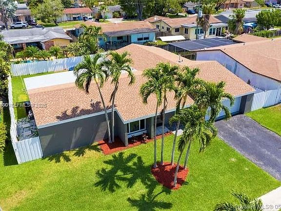 4th image of 11421 NW 30th Pl