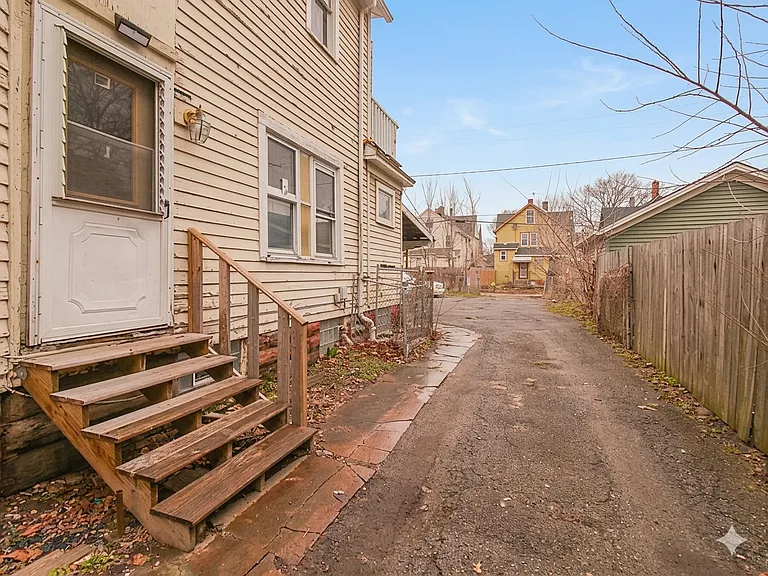1910 Corning Ave #3 — Photo 11