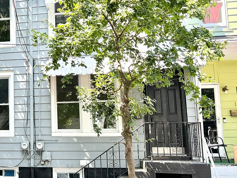 181 Washington St — Photo 18