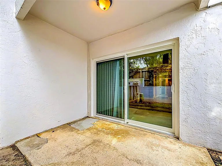 2113 NE 38th Ave — Photo 43
