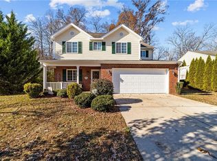 606 Hawthorn Ridge Dr, Whitsett, NC 27377
