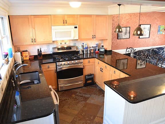 5th image of 12 Cortlandt Ave