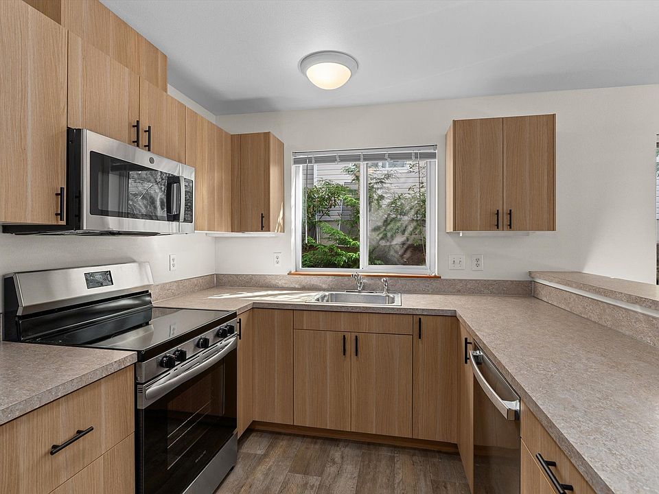 1st image of 102-17726 12th Ave NE #102