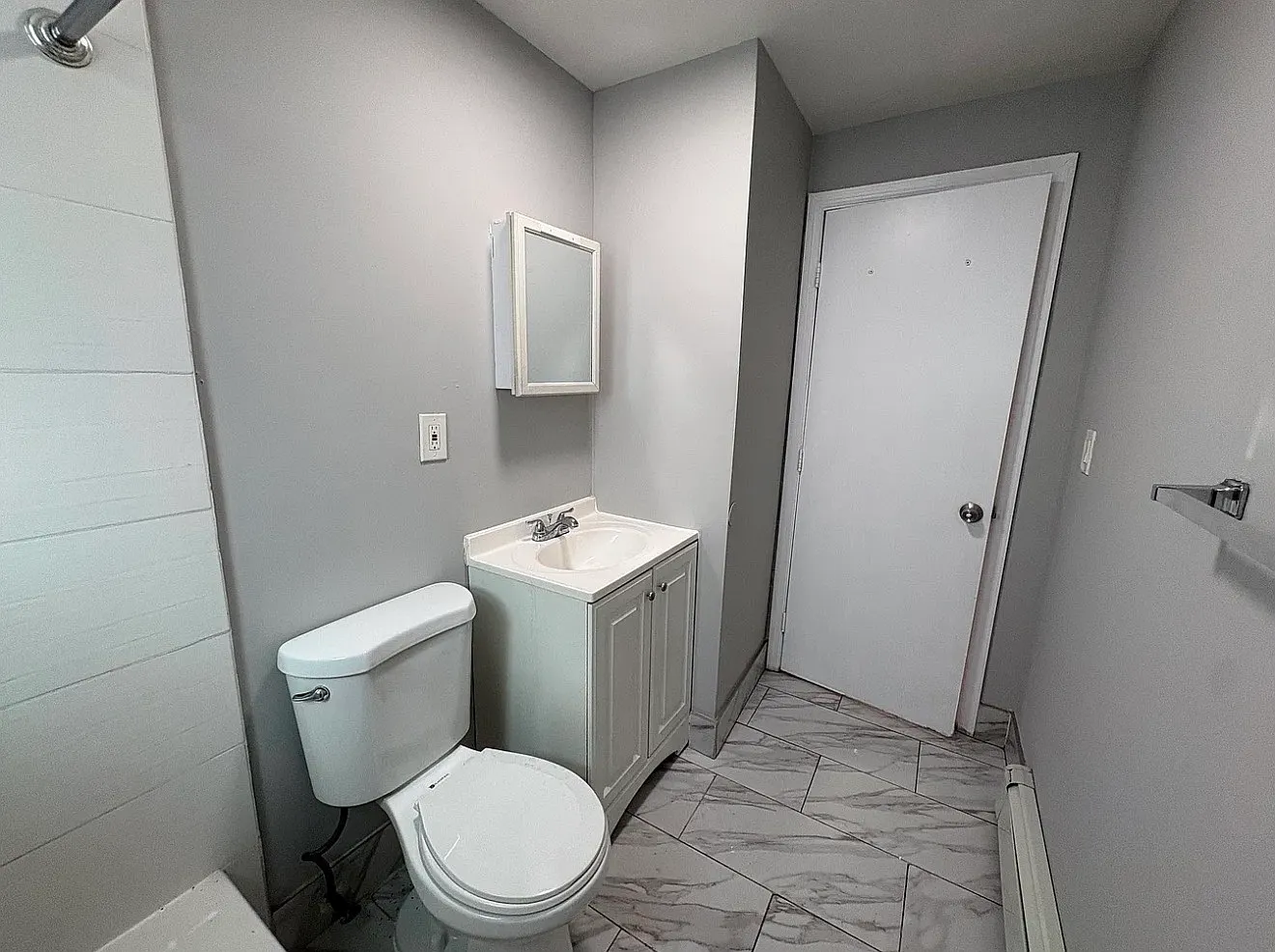 3 bed, $2,050 — Photo 3