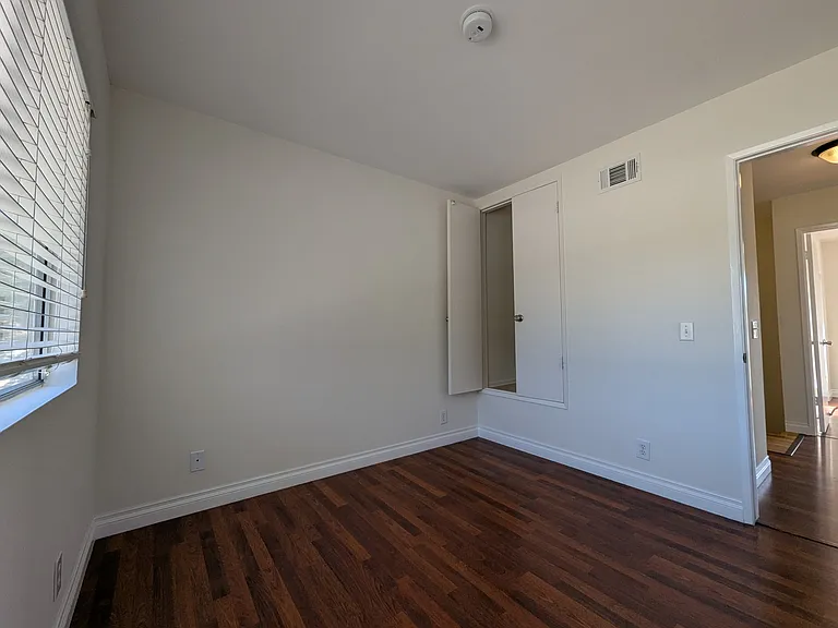 Bedroom 3 - Small Closet