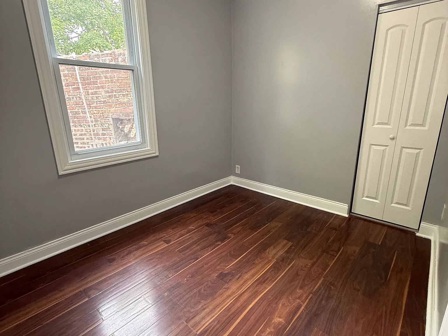 3 bed, 1100 sqft, $1,950 — Photo 3
