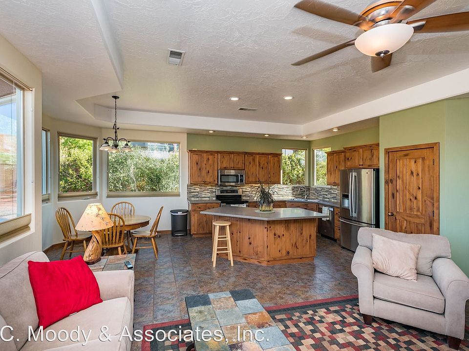 1st image of 223 N Painted Hills Dr