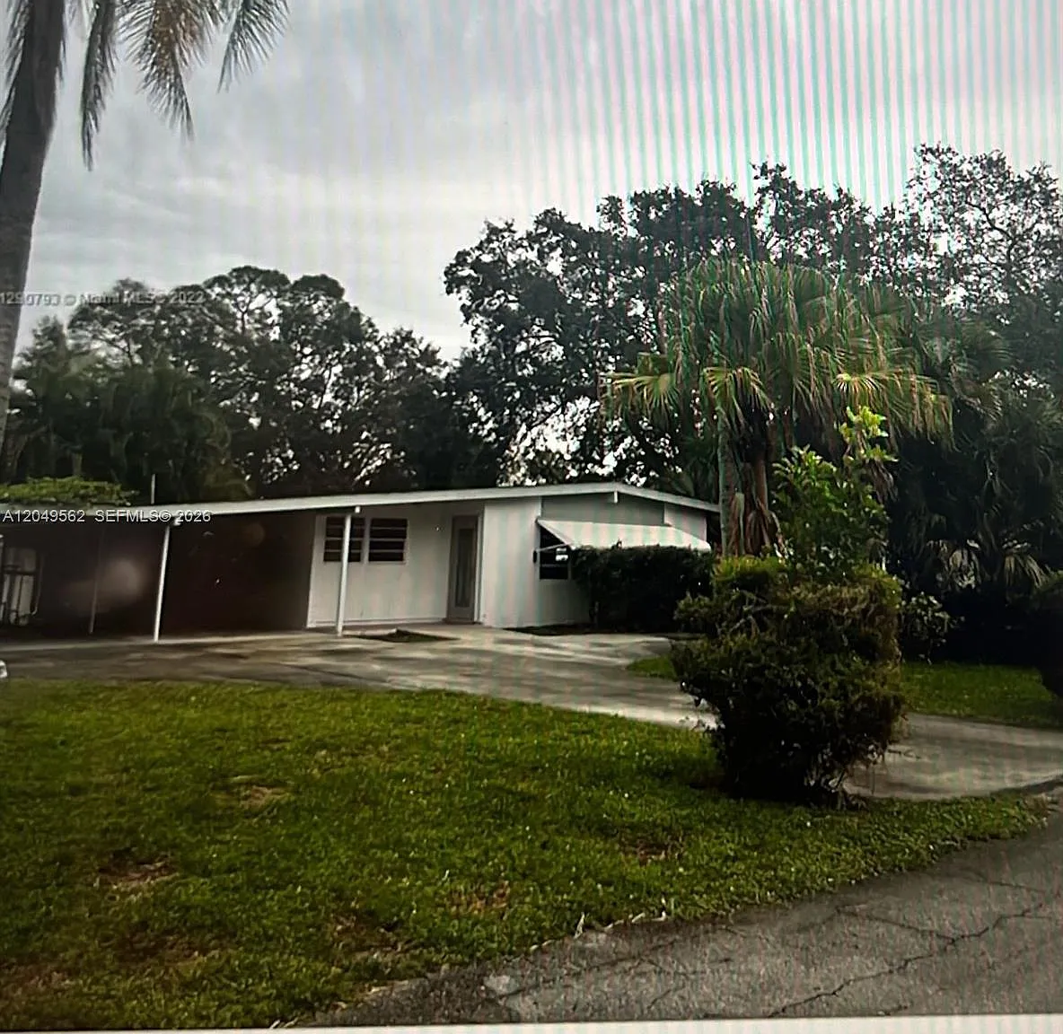 3 bed, 1.0 bath, $1,800 — Photo 2