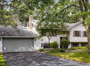 1725 Walnut Cir, Eagan, MN 55122