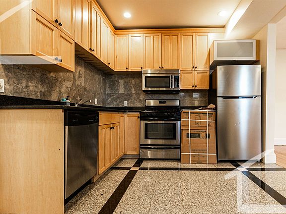 69 Babcock St. #6 Brookline (Coolidge Corner) Unit Photo 1