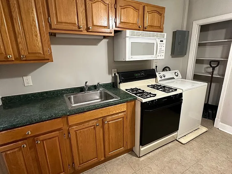 5218 Harford Rd — Photo 2