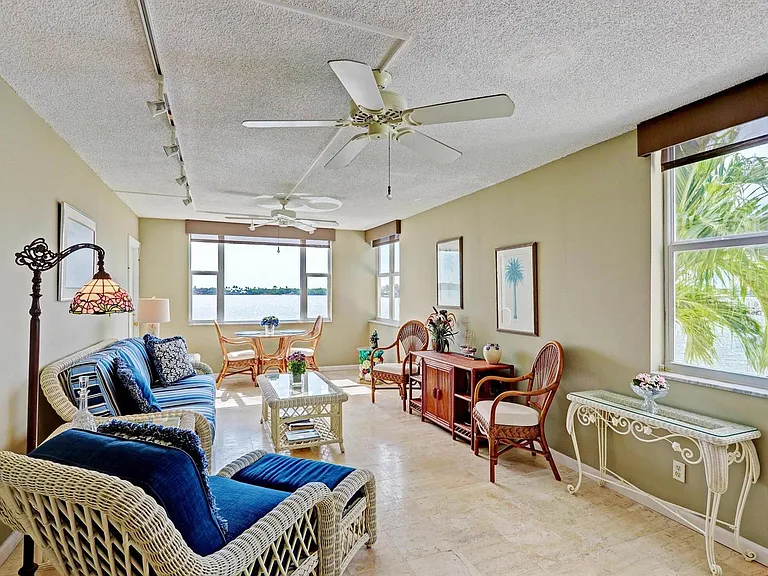 1820 New Palm Way #201 — Photo 12